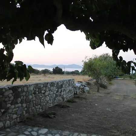 The Stone Kos Nyaraló *